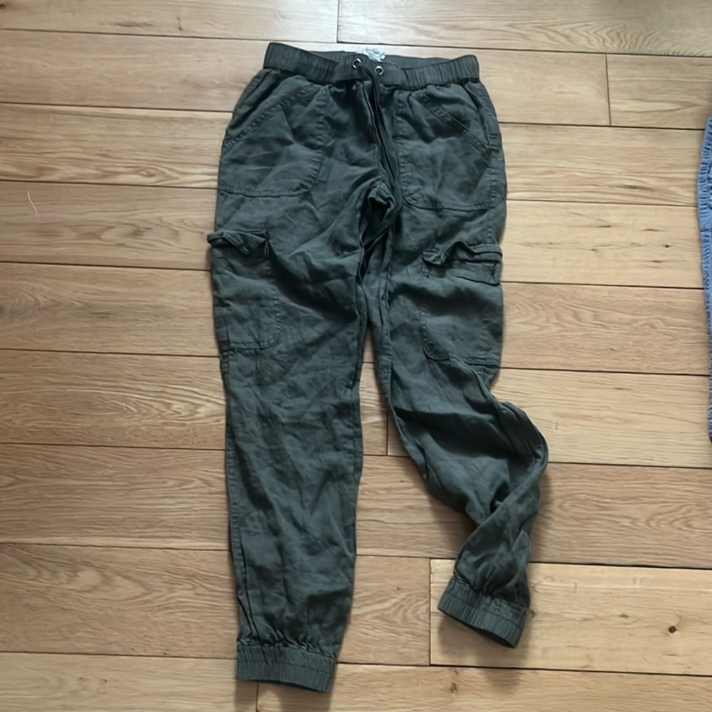 Green cargo pants